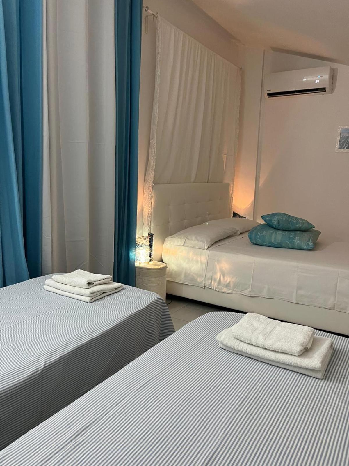 B&B Villa Mediterranee Con Parking Space 特拉尼 外观 照片